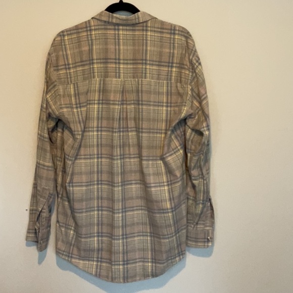 Burberry plaid collared button down, 100% imported cotton size Medium - Picture 3 of 4